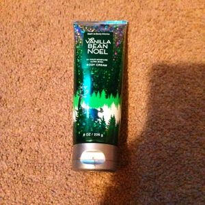 Bath and Body Works Vanilla bean noel body cream
